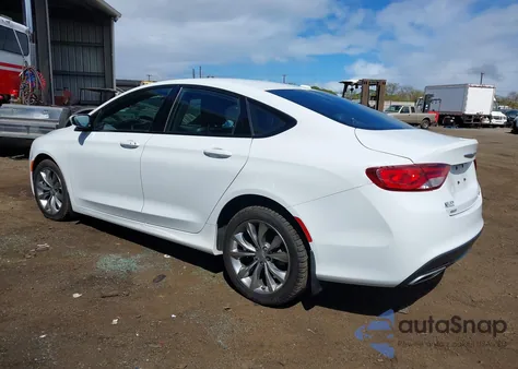 2015 Chrysler 200 S z USA, uszkodzony, nr VIN 1C3CCCDG8FN731885